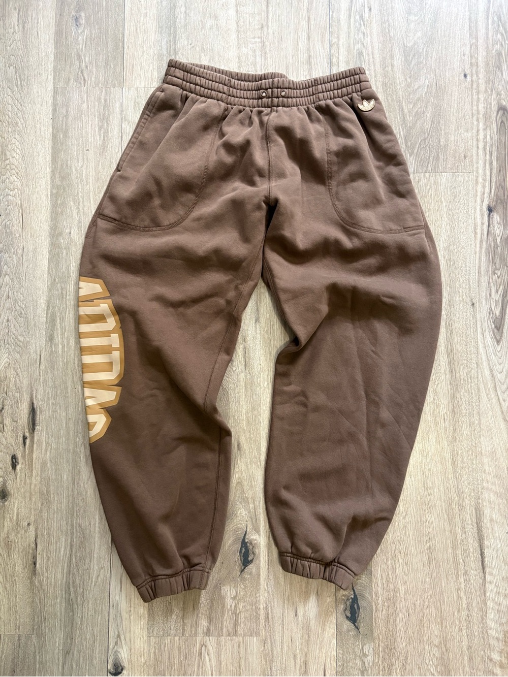 Adidas Originals Men’s Brown logo sweatpants